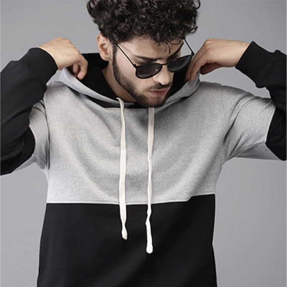 https://www.weardropz.com/products/men-black-grey-colourblocked-hooded-sweatshirt