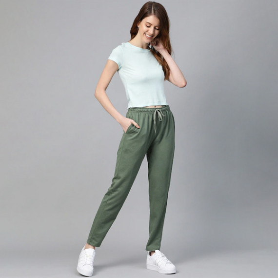 https://www.weardropz.com/products/women-black-solid-side-stripes-cropped-track-pants