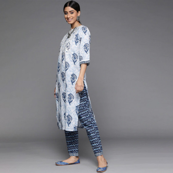 https://www.weardropz.com/products/women-white-paisley-motifs-printed-pure-cotton-kurta-with-trousers-with-dupatta