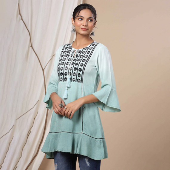https://www.weardropz.com/products/women-green-tunics