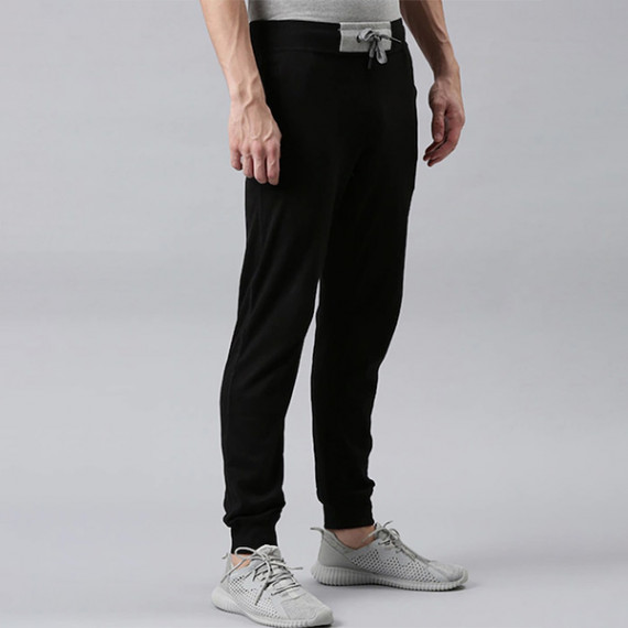 https://www.weardropz.com/products/men-black-solid-organic-cotton-track-pants