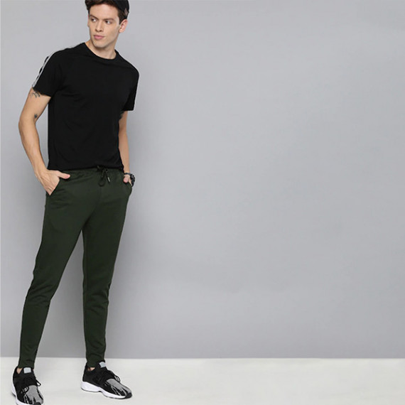 https://www.weardropz.com/products/men-olive-green-straight-fit-solid-track-pants