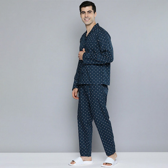 https://www.weardropz.com/products/men-navy-blue-white-printed-pure-cotton-night-suit