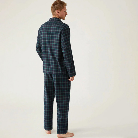 https://www.weardropz.com/products/men-green-blue-checked-night-suit