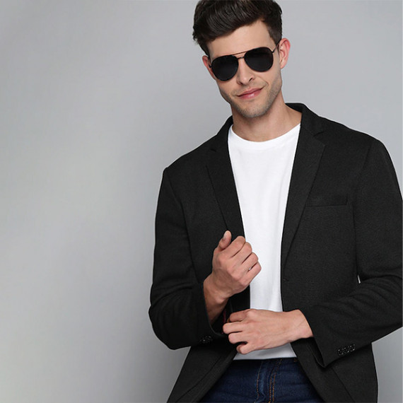 https://www.weardropz.com/products/men-black-textured-regular-fit-single-breasted-blazer
